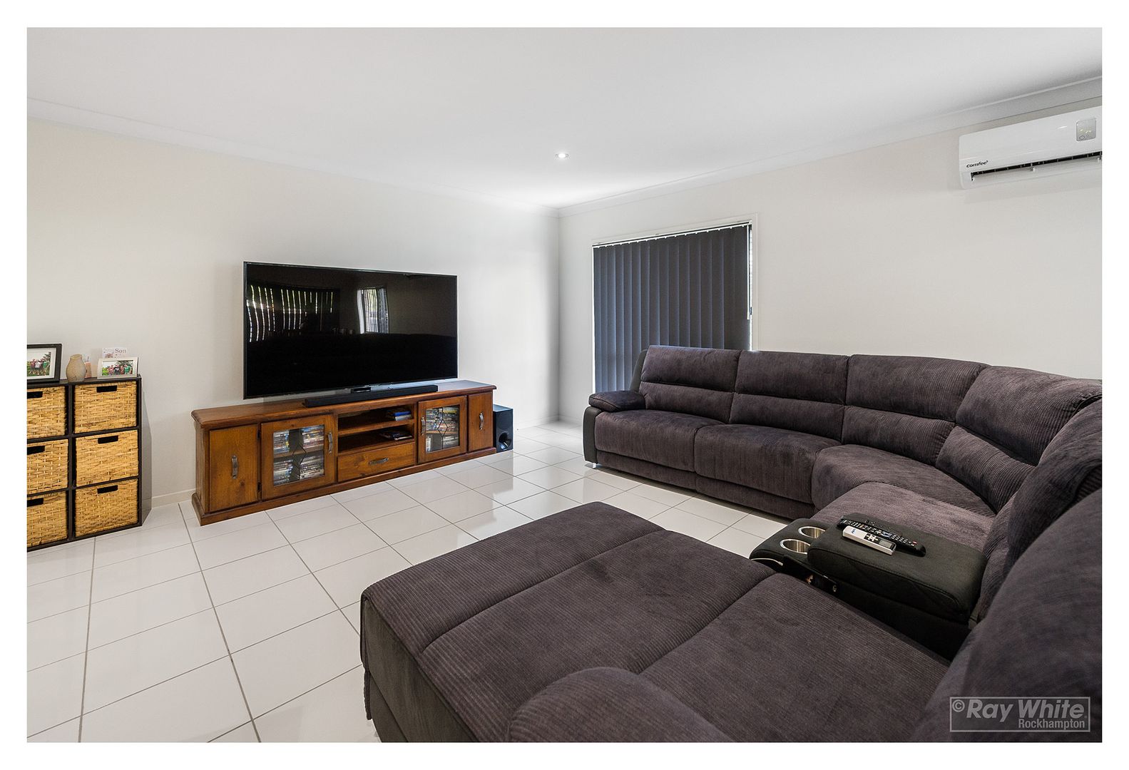 2 Graduate Parade / 4 Masters Avenue, Norman Gardens QLD 4701, Image 2