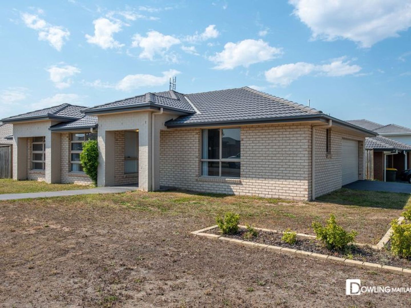 4 bedrooms House in 8 Golden Whistler Avenue ABERGLASSLYN NSW, 2320