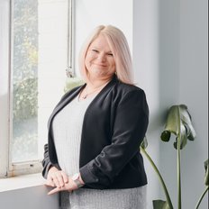 Jayne Humphries, Property manager
