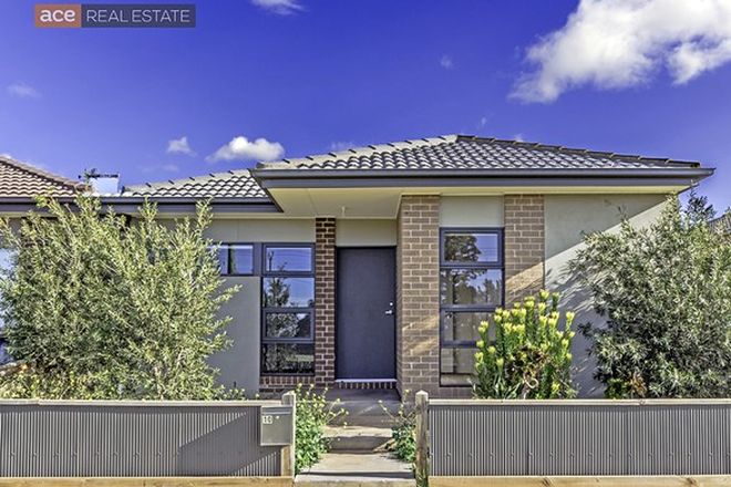 Picture of 10/2 Elizabeth Street, ROCKBANK VIC 3335