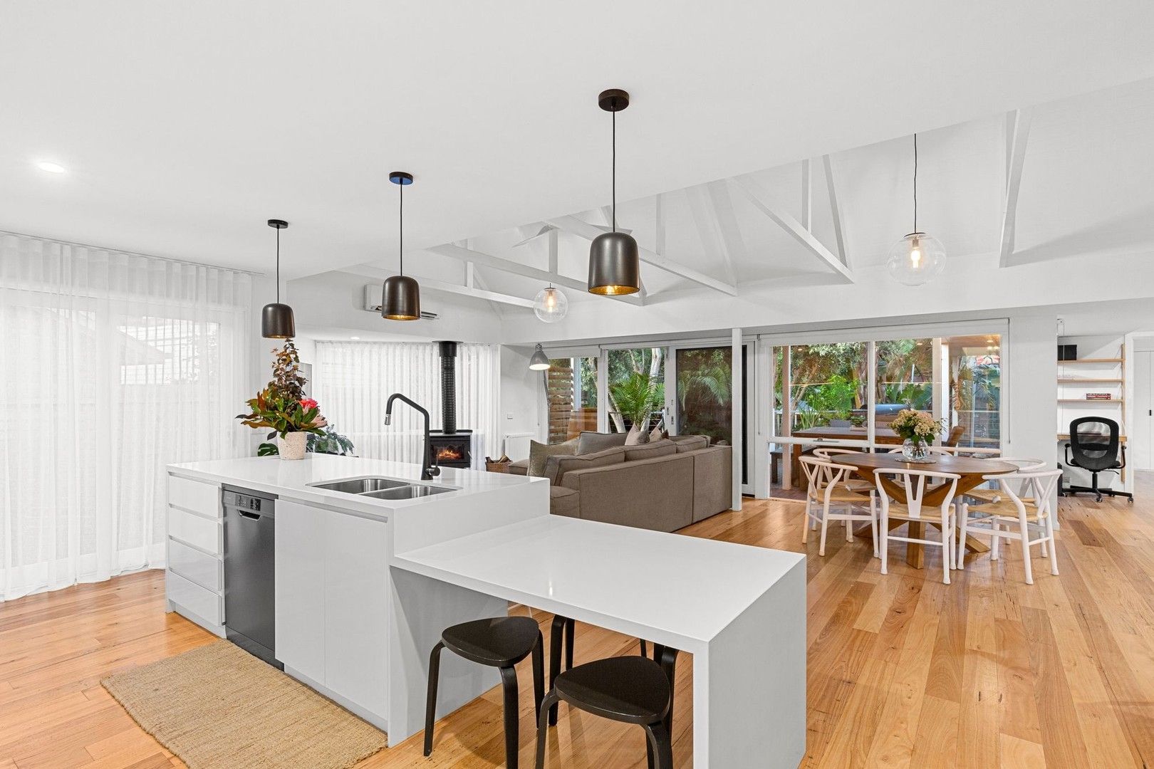 4 bedrooms House in 23 Emperor Drive OCEAN GROVE VIC, 3226