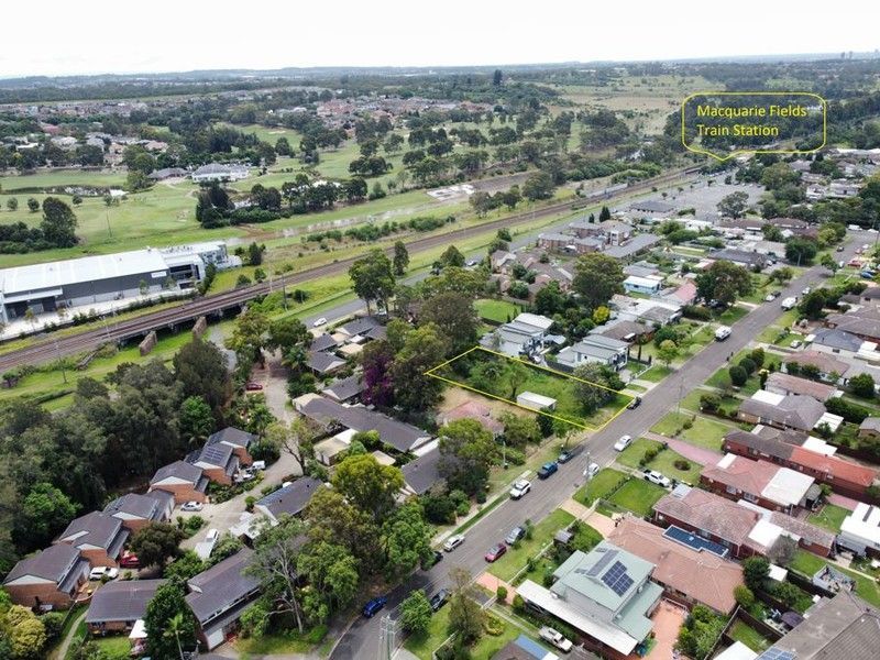 23 Waratah Crescent, Macquarie Fields NSW 2564, Image 2