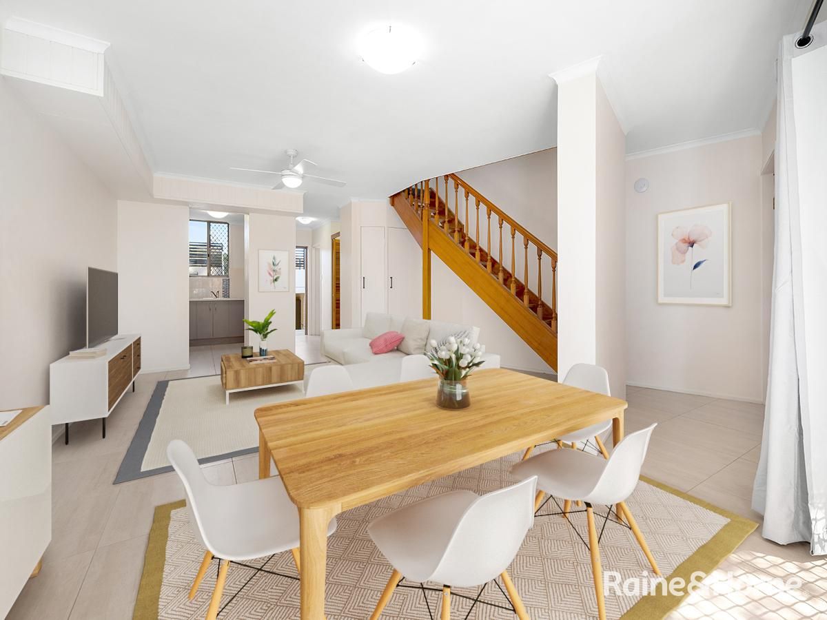 2 bedrooms Townhouse in 2/75 Bellevue Terrace ST LUCIA QLD, 4067