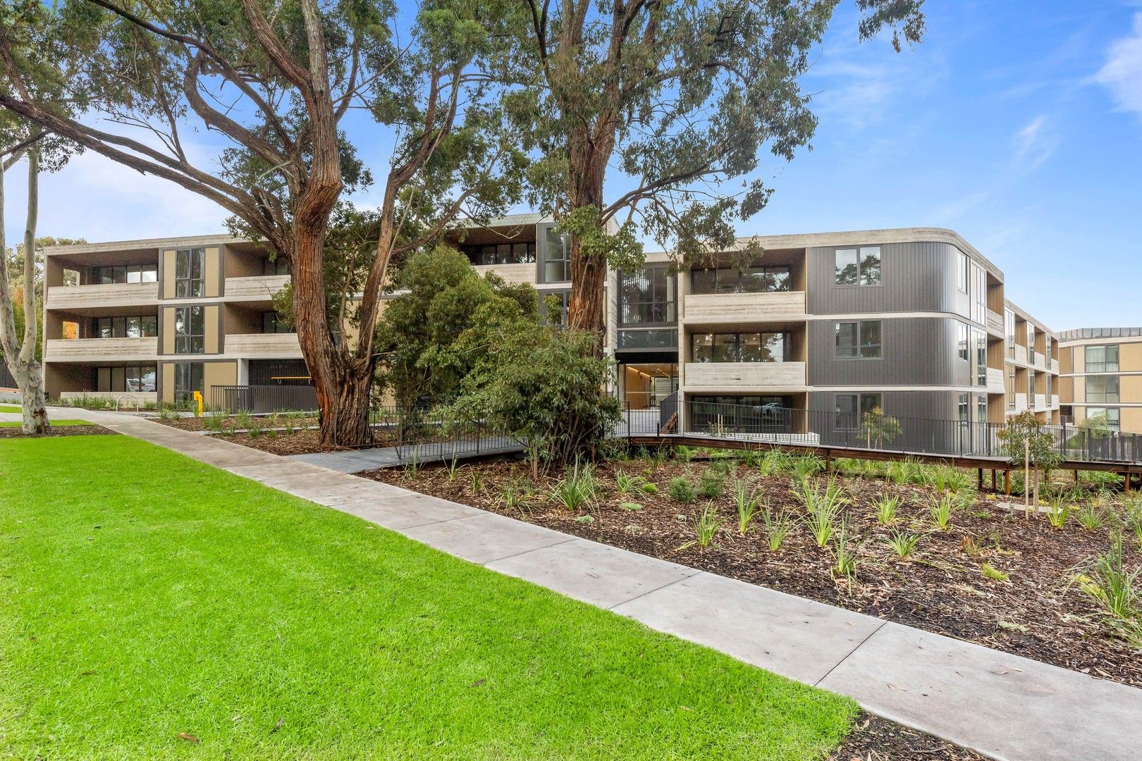 3 bedrooms Apartment / Unit / Flat in 104A/6 Wamba Road IVANHOE EAST VIC, 3079