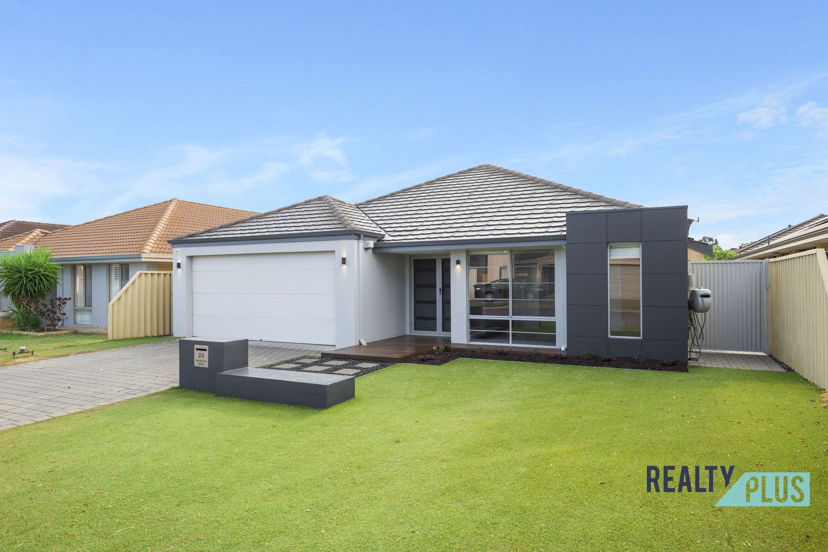 24 Goldfinch Bend, Harrisdale WA 6112, Image 2