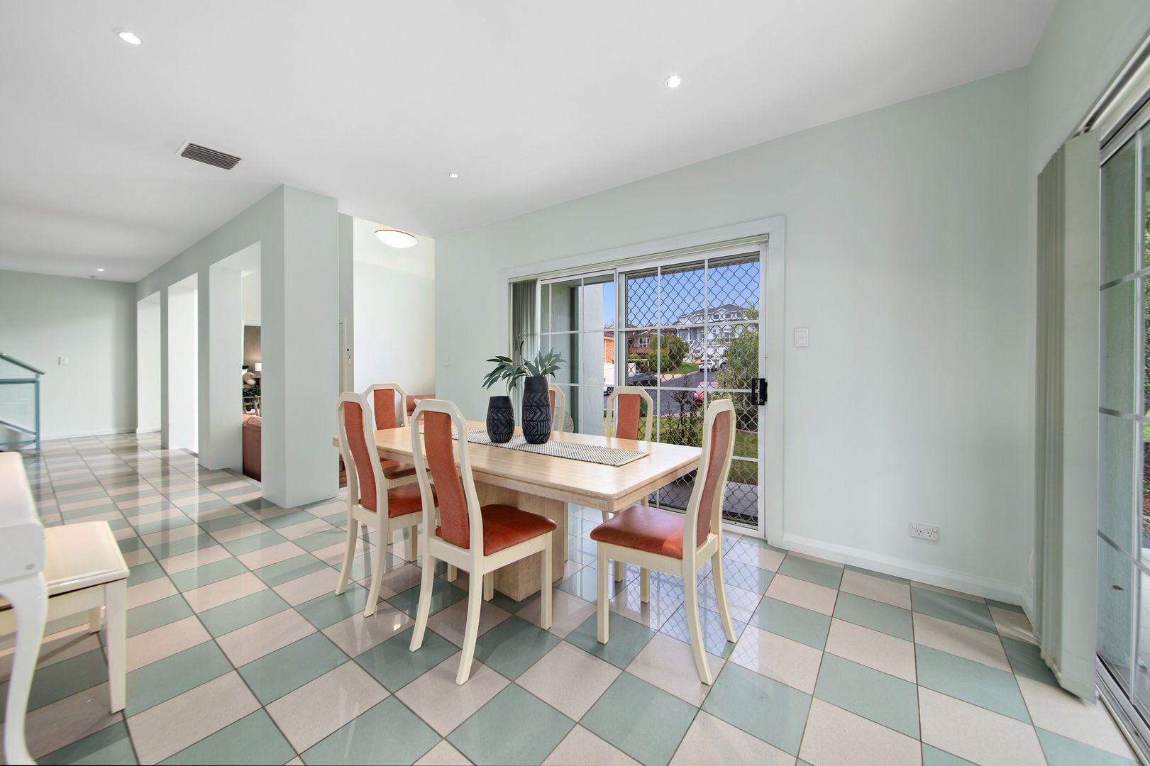 14 Cameron Place, Alfords Point NSW 2234, Image 2