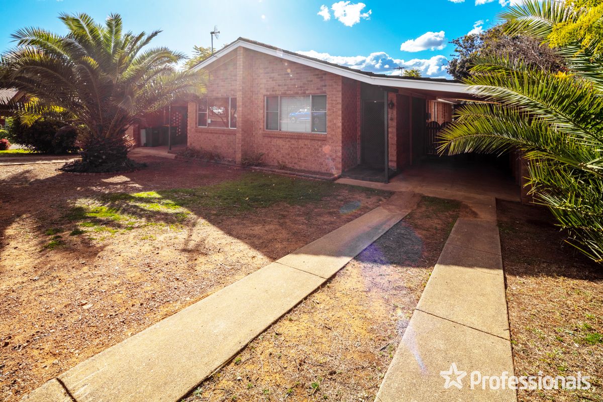 4 bedrooms House in 1&2/46 Petra Avenue SOUTH TAMWORTH NSW, 2340