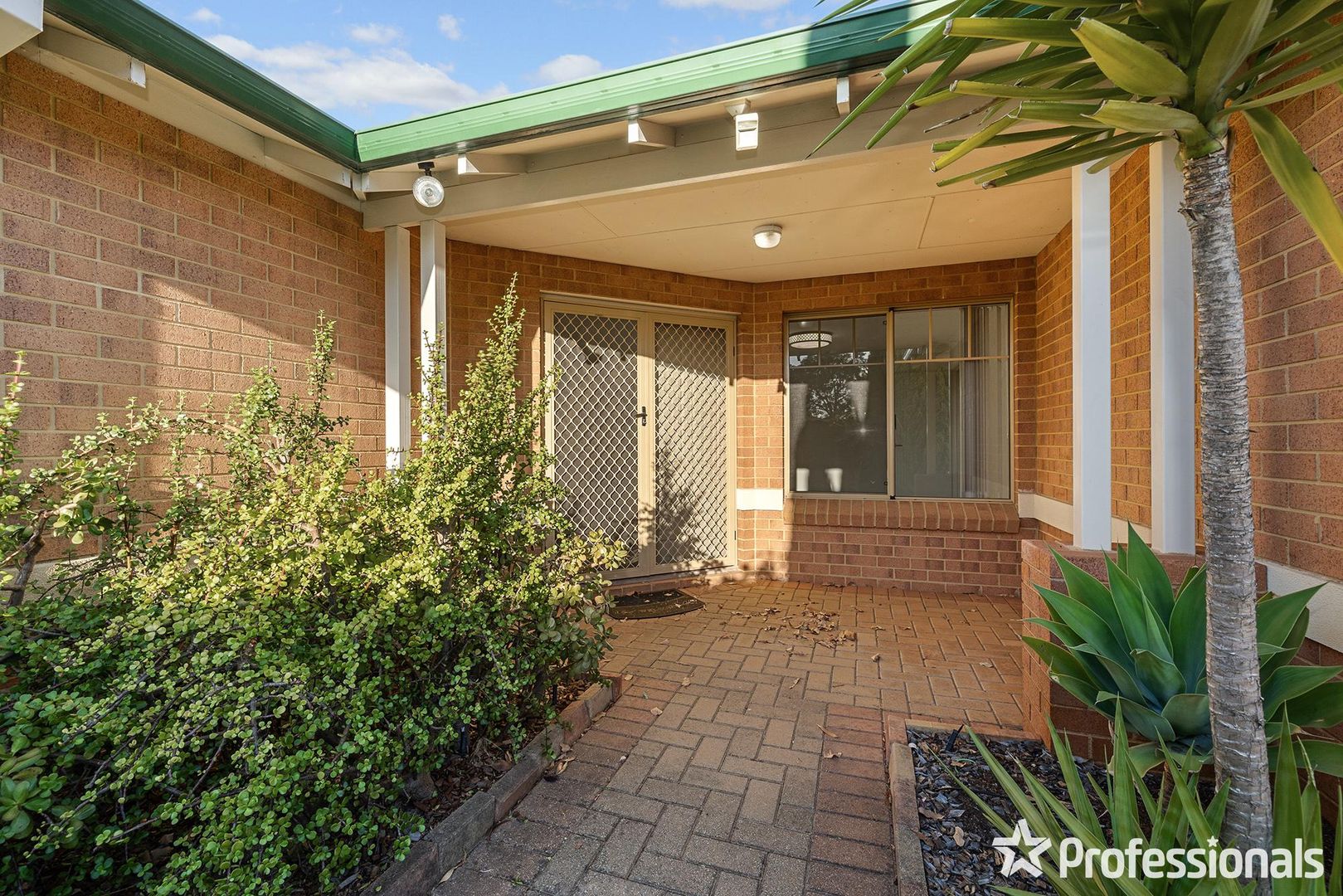 30 Oakhill Drive, Canning Vale WA 6155, Image 1