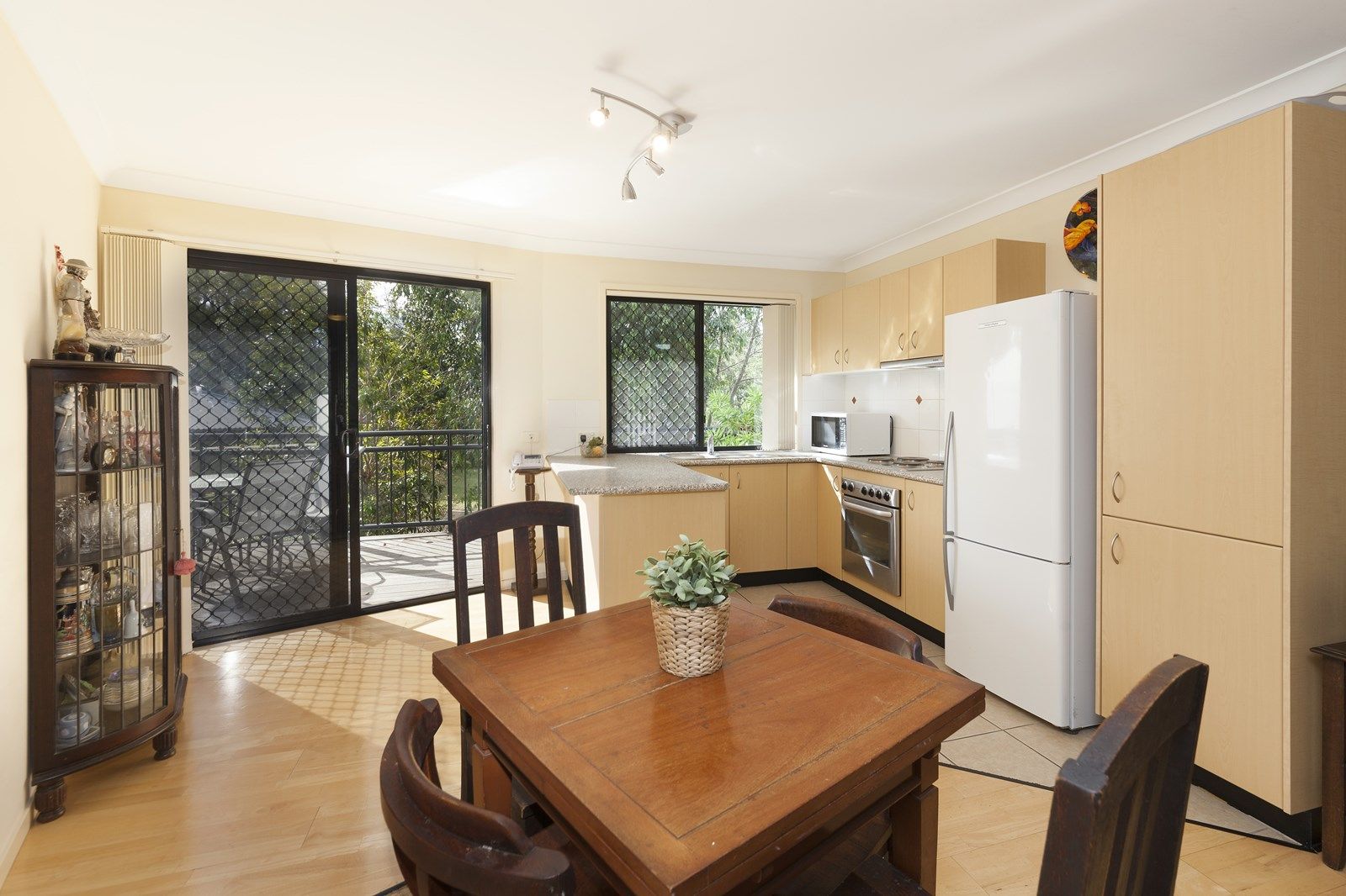 11/27 Oatland Crescent, Holland Park West QLD 4121, Image 1