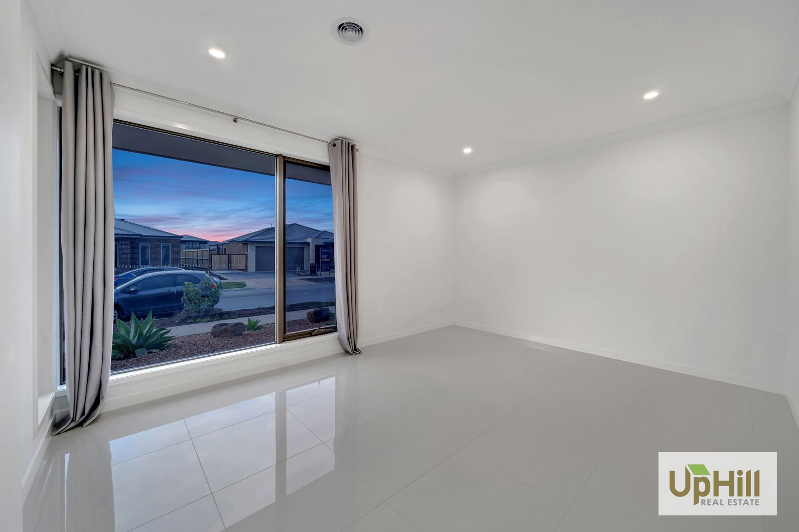 5 Trojan Crescent, Clyde North VIC 3978, Image 1