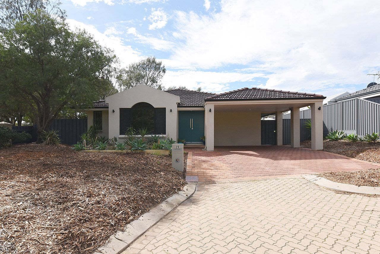 4 bedrooms House in 25 Victorsen Parade CLARKSON WA, 6030