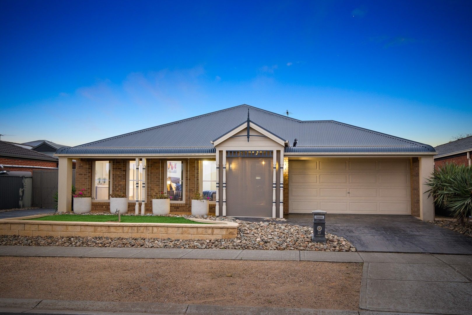 27 Clarence Street, Manor Lakes VIC 3024, Image 0