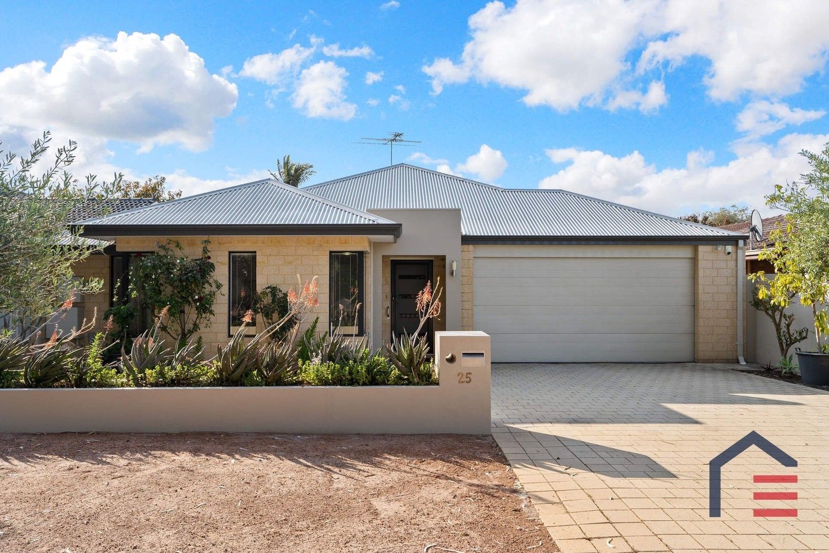 3 bedrooms House in 25 Pitt Street DIANELLA WA, 6059