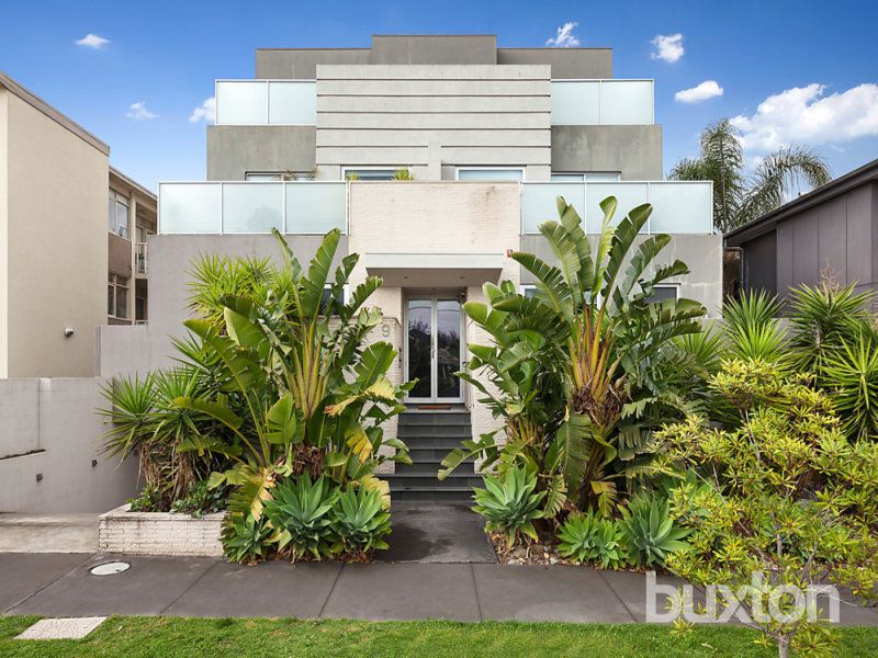 2/9 Poets Grove, Elwood VIC 3184