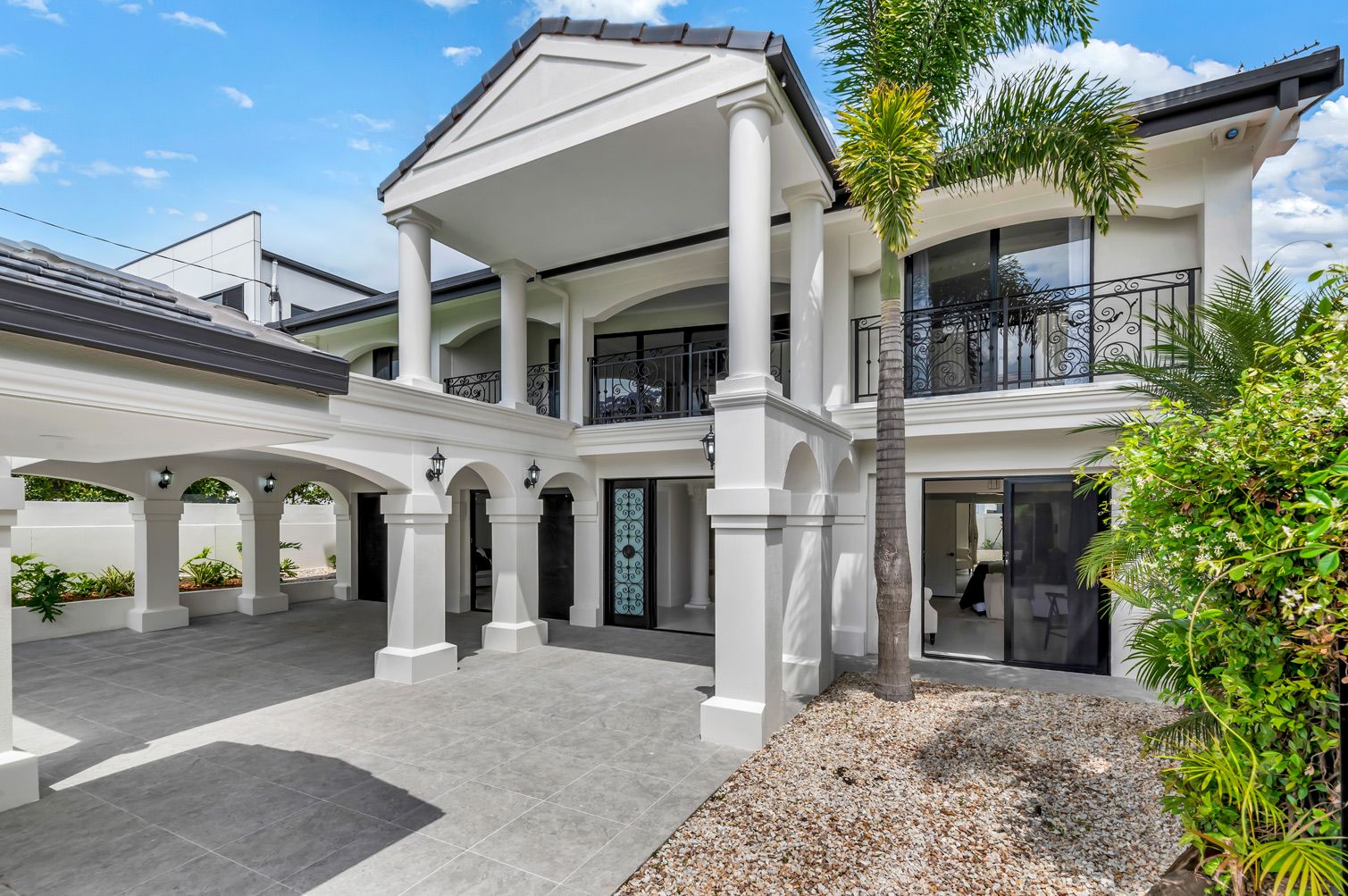 40 The Corso, Isle Of Capri QLD 4217 Domain