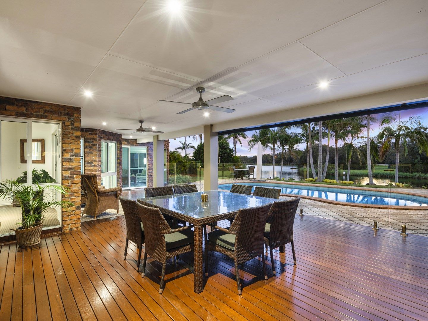6 St Martin Place, Clear Island Waters QLD 4226, Image 2