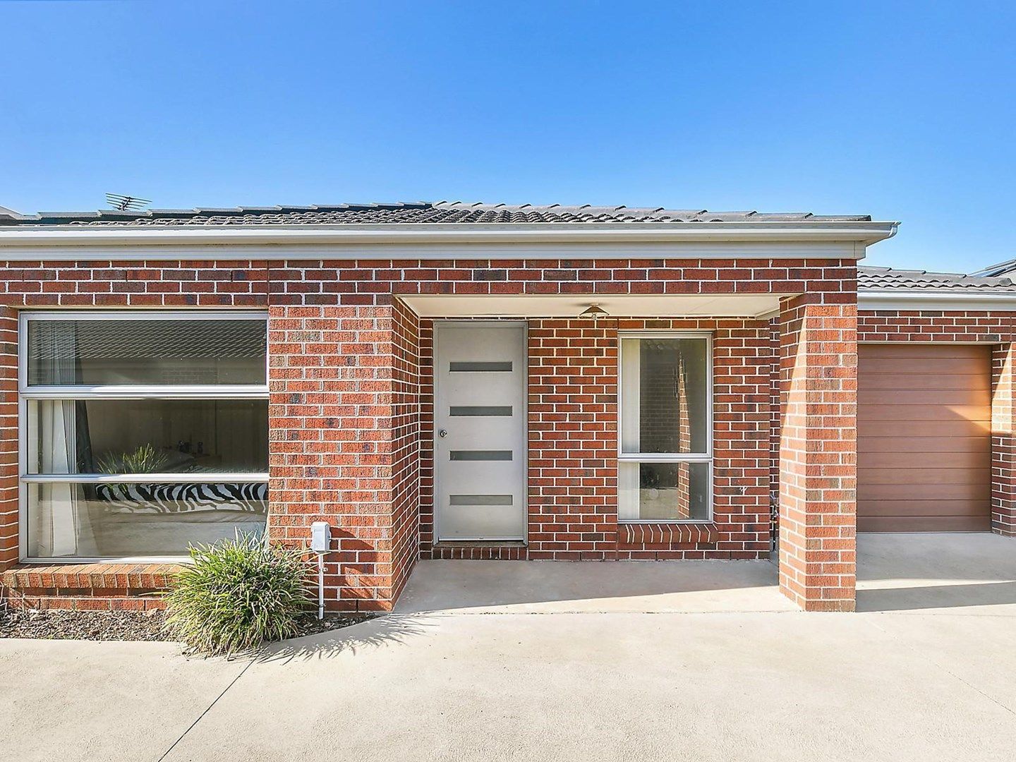 2/10 Raymond George Place, Lara VIC 3212, Image 0