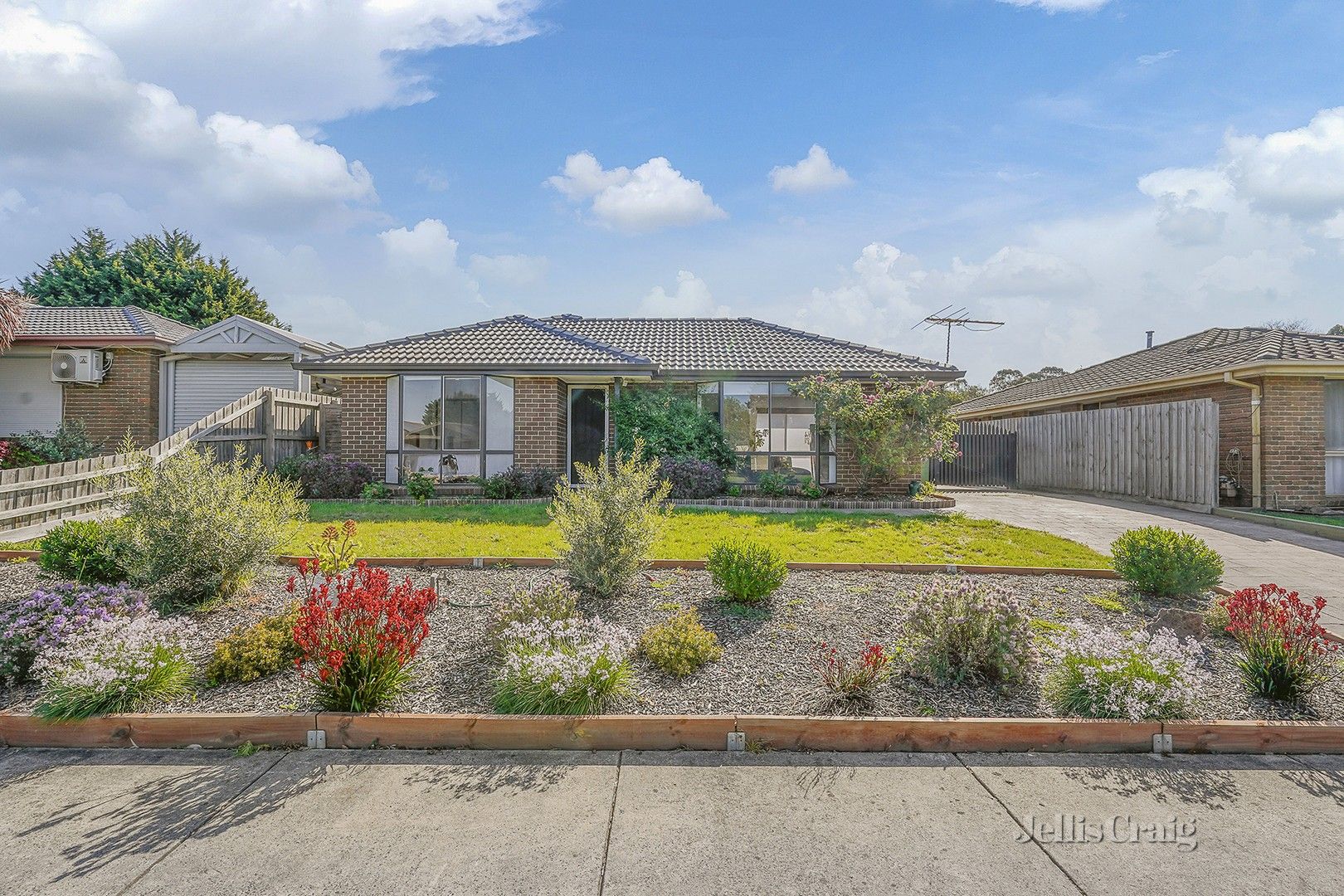 3 bedrooms House in 7 Murdoch Avenue NARRE WARREN VIC, 3805