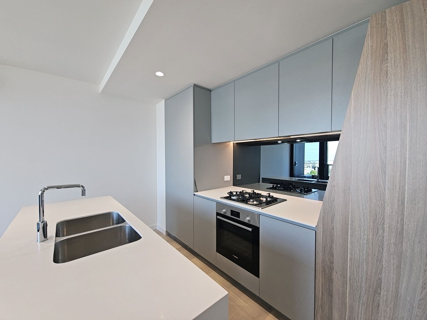 2 bedrooms Apartment / Unit / Flat in 908/2 Hallenstein Street FOOTSCRAY VIC, 3011
