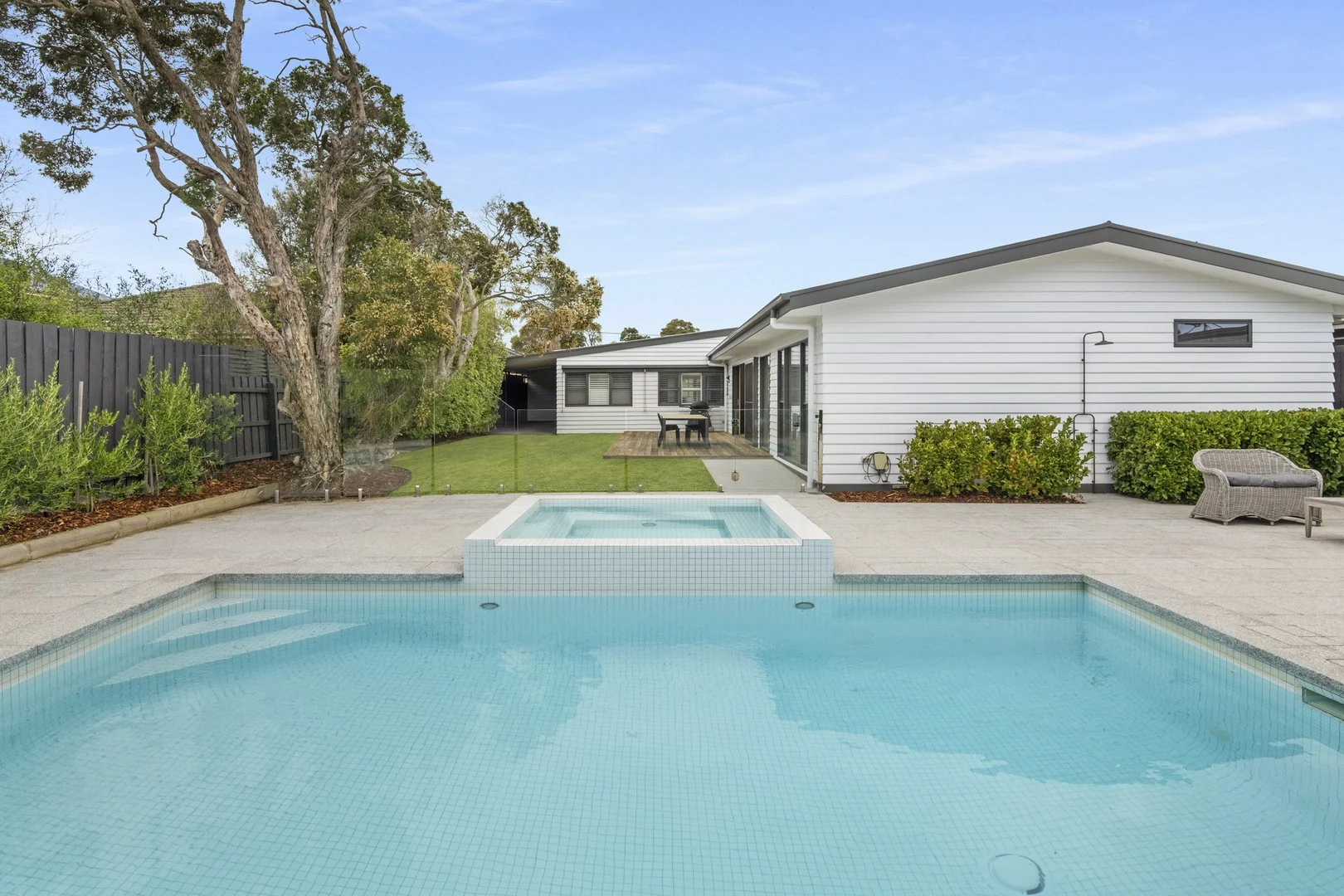 8 Daly Avenue, Rye VIC 3941