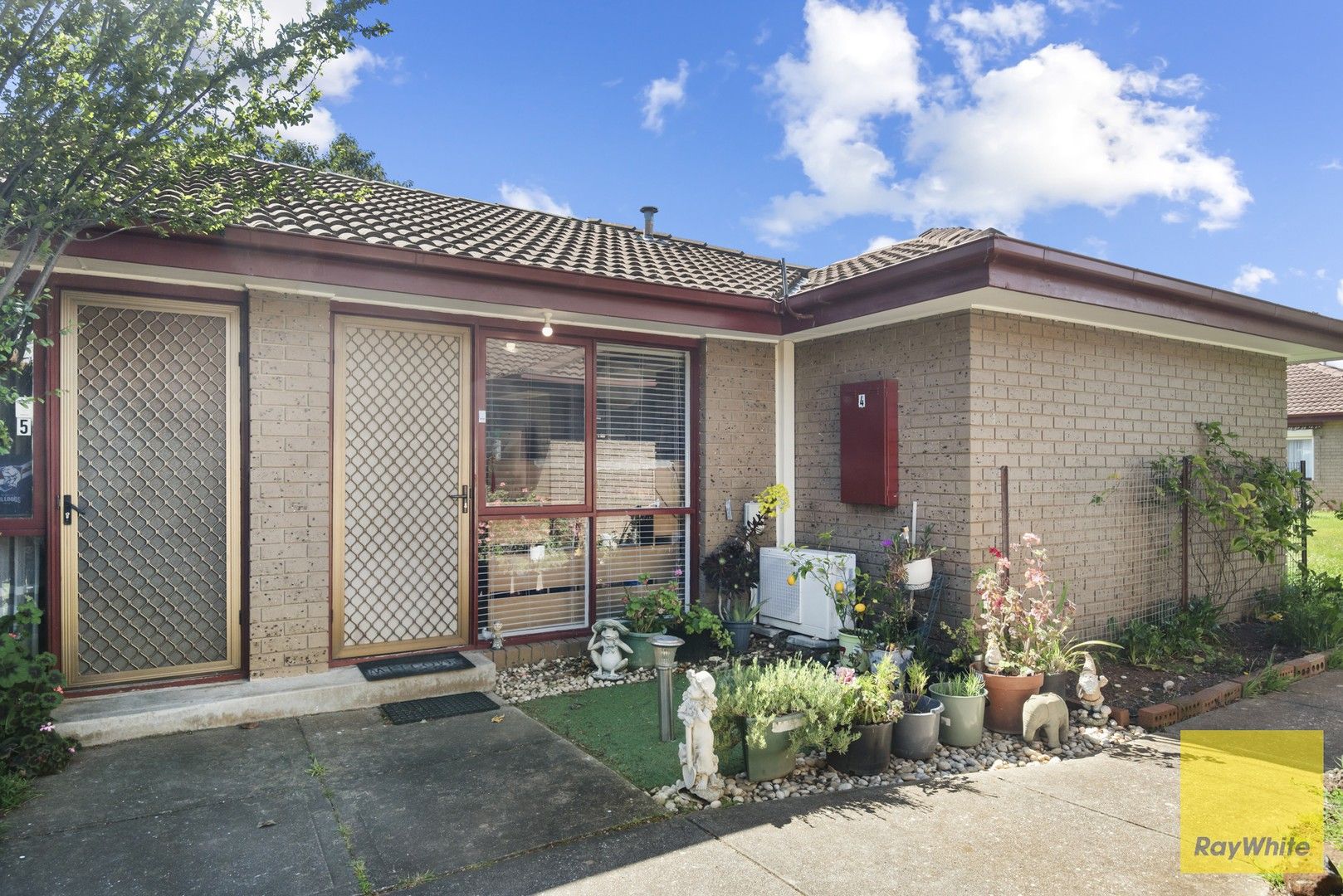 2 bedrooms House in 4/14 Fay Street MELTON VIC, 3337