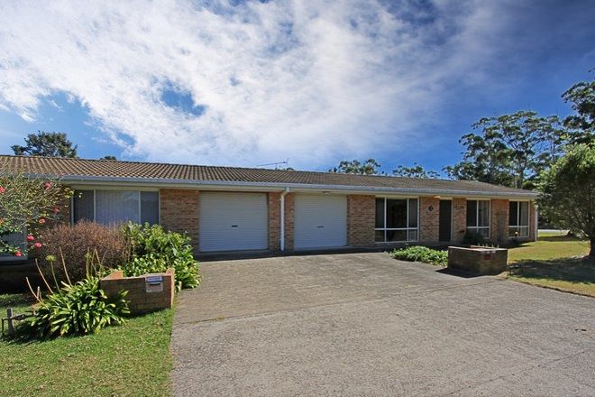 Picture of 1/1 Tristania Parade, MALONEYS BEACH NSW 2536