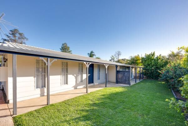 2 bedrooms House in 1/109 Velorum Drive KINGSTON QLD, 4114