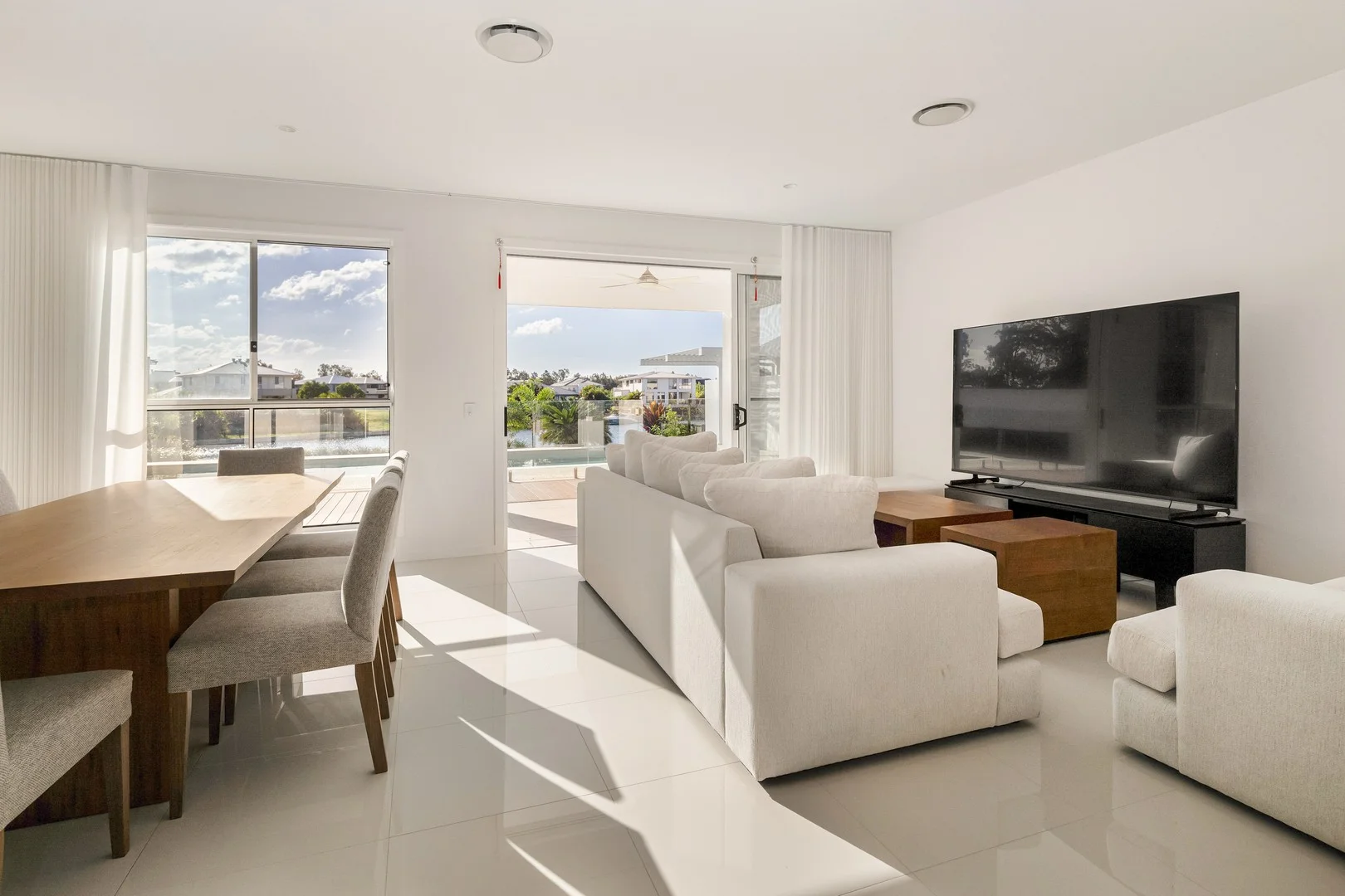 142 Lake Serenity Bld, Helensvale QLD 4212