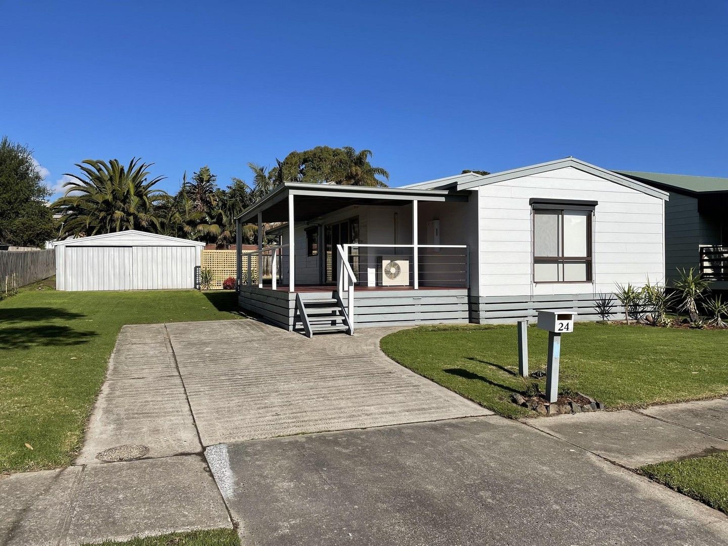 24 Robert Drive, Cowes VIC 3922