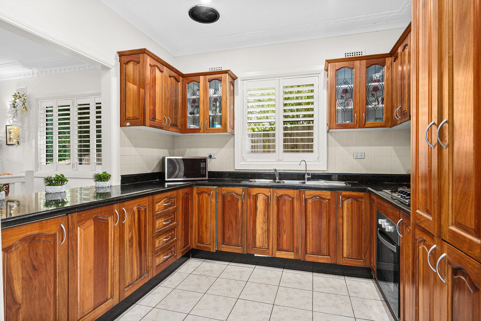 8 Roberts Avenue, Mortdale NSW 2223, Image 2