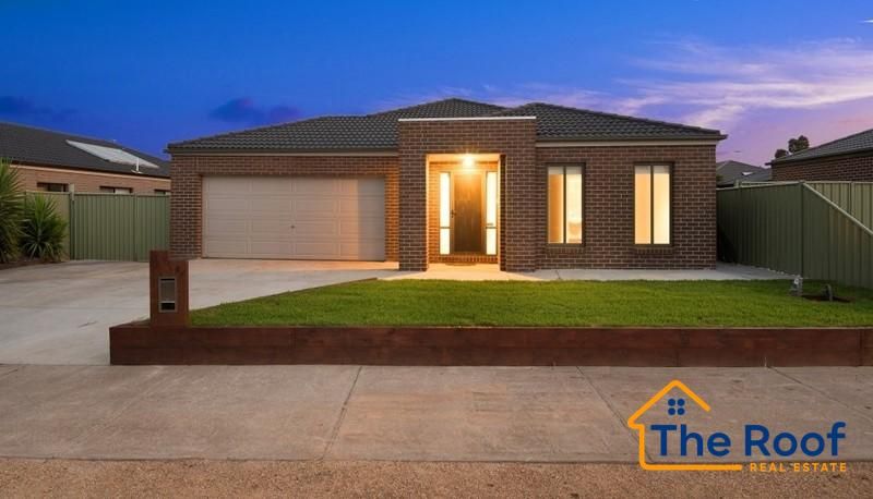 5 bedrooms House in 11 Orana Street WYNDHAM VALE VIC, 3024