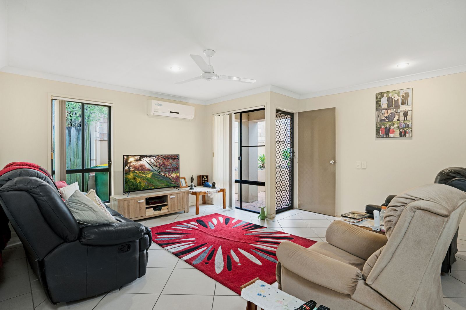 4/24 Amsonia Court, Arundel QLD 4214, Image 2