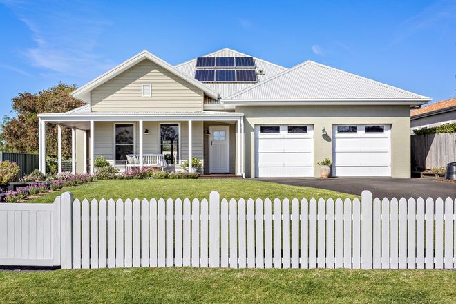 Picture of 8 Seaview Street, KIAMA NSW 2533