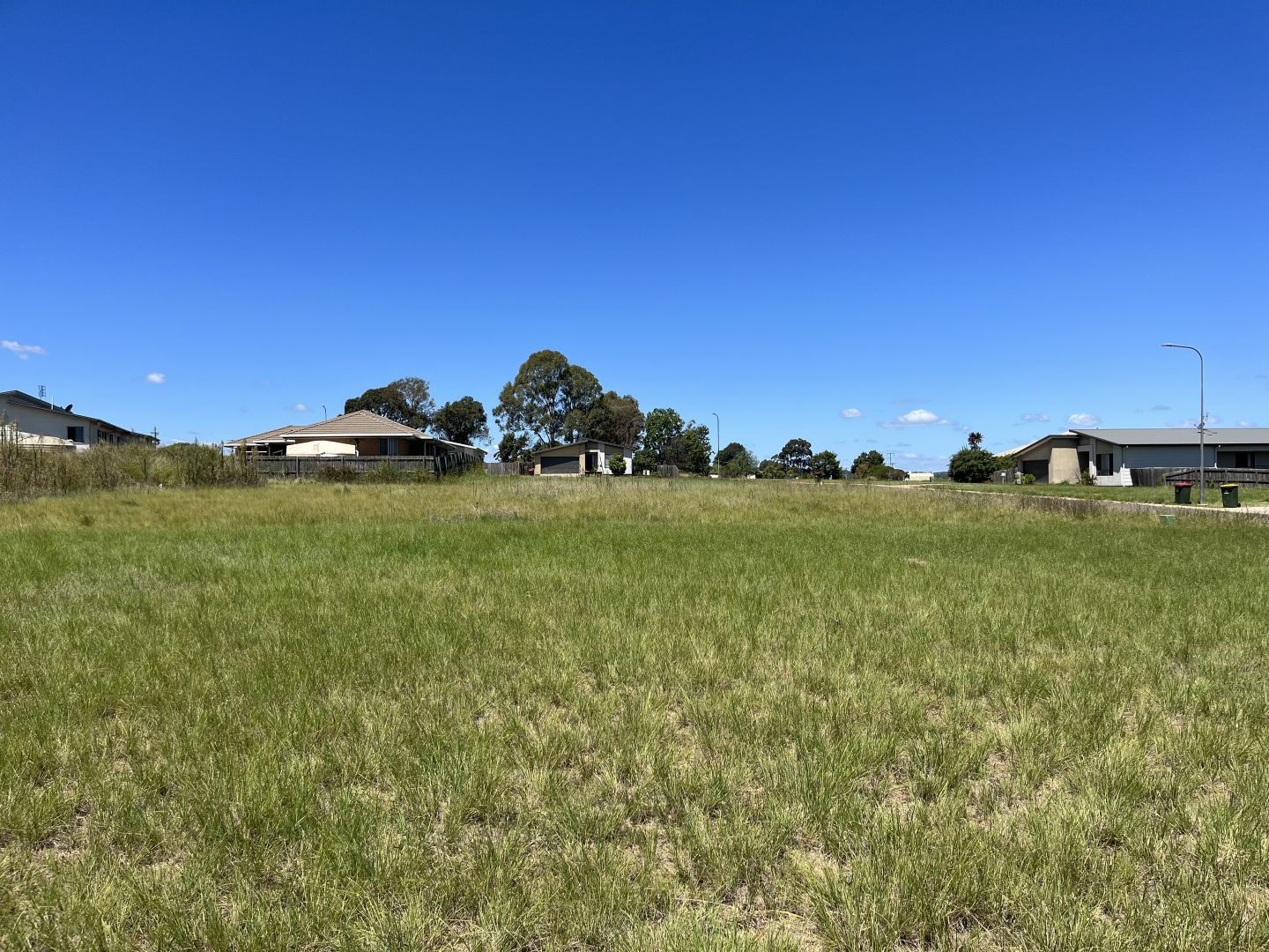 1-crown-court-kingaroy-qld-4610-domain