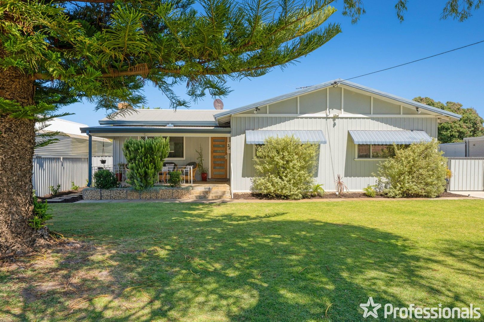 2 bedrooms House in 32 Fawdon Street SAFETY BAY WA, 6169