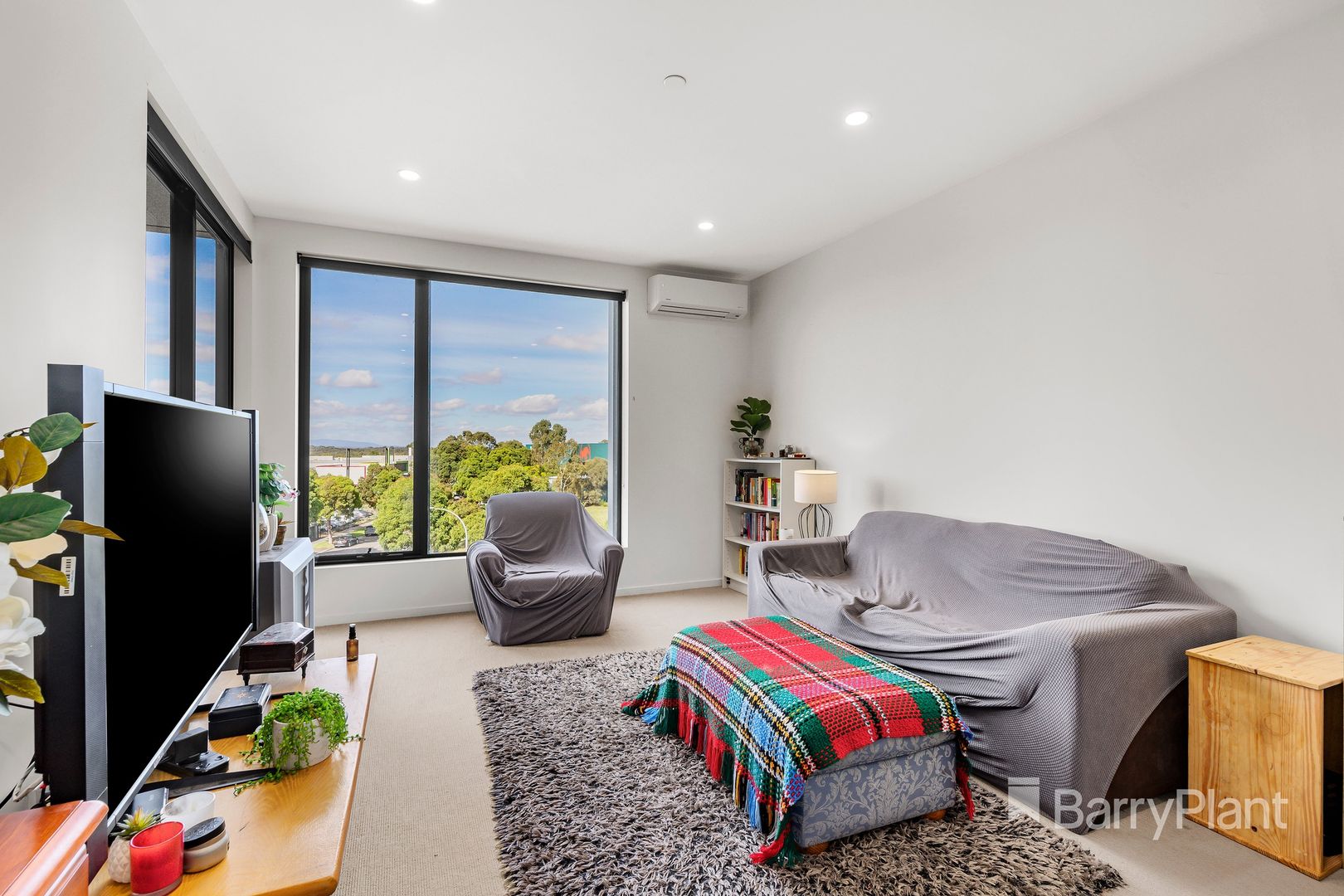 301/24 Oleander Drive, Mill Park VIC 3082, Image 2