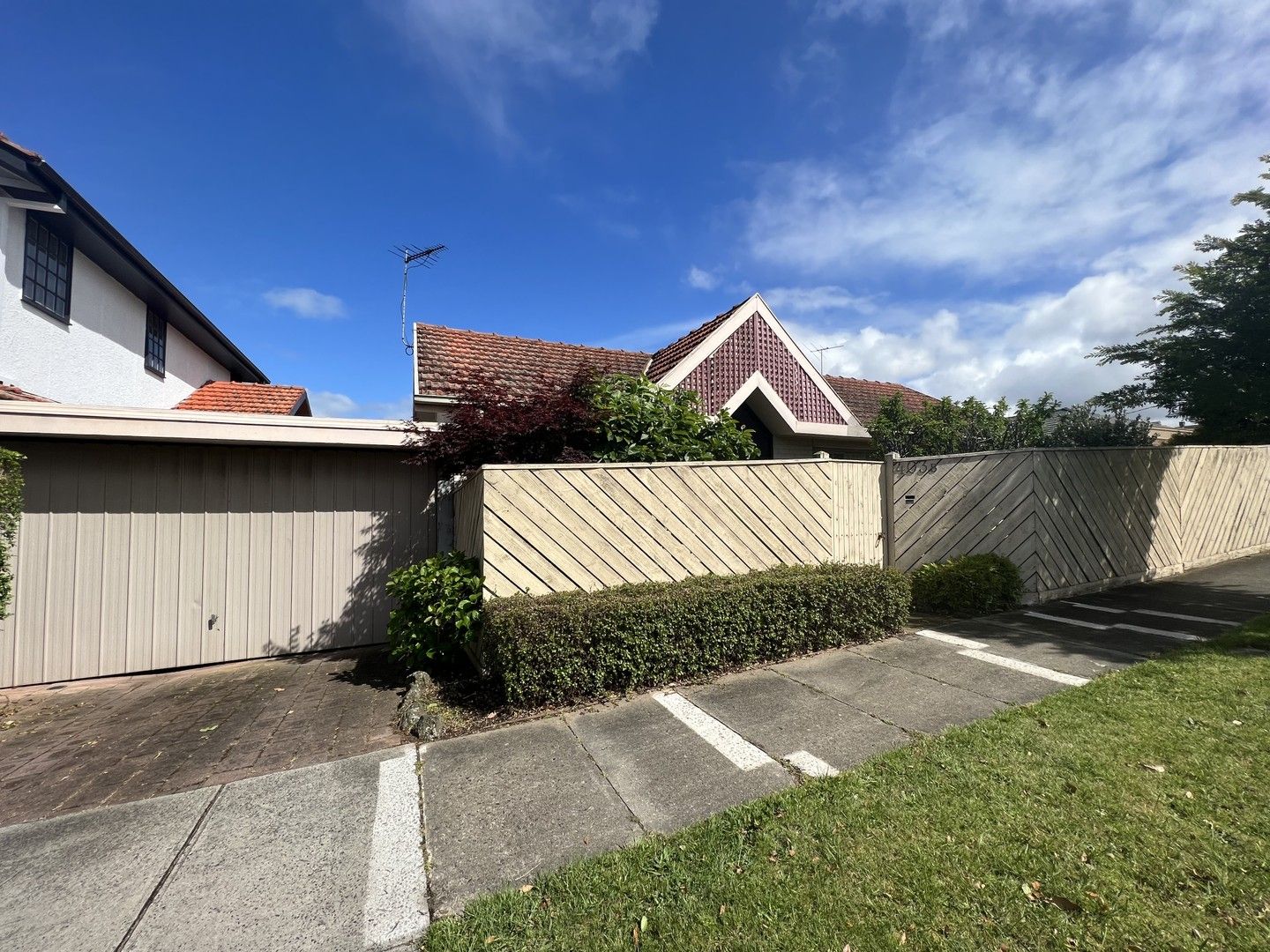 3 bedrooms House in 403B Glen Eira Road CAULFIELD NORTH VIC, 3161