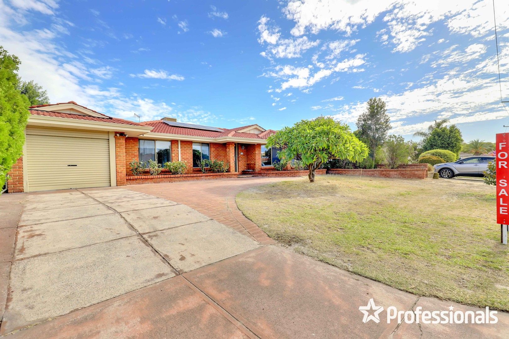 60 Forest Lakes Drive, Thornlie WA 6108, Image 0