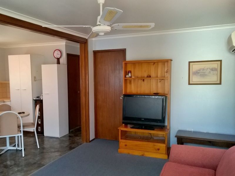 East 61 1a Gerald Street, Belmont NSW 2280, Image 2