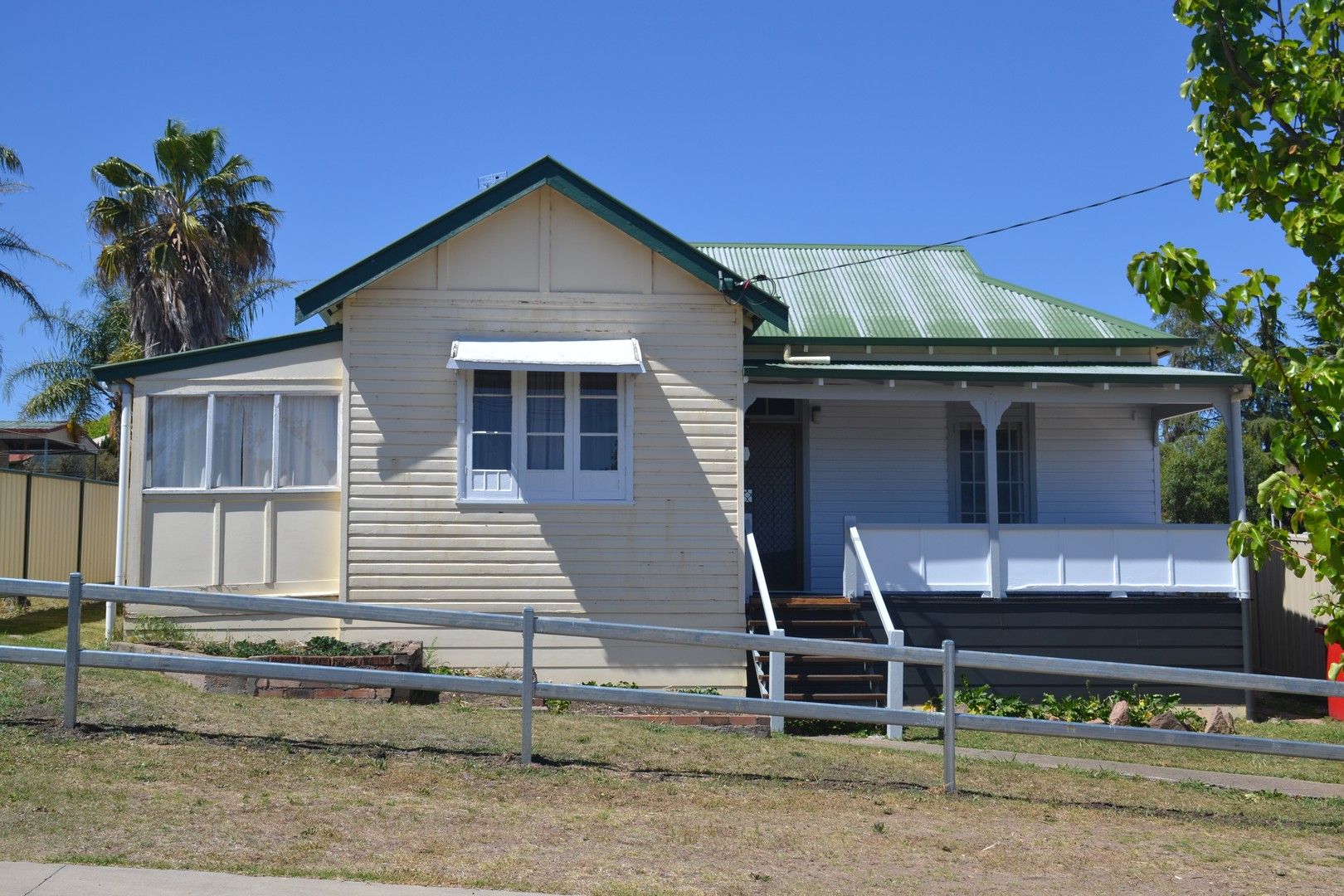 2 bedrooms House in 7 Rosslyn street INVERELL NSW, 2360