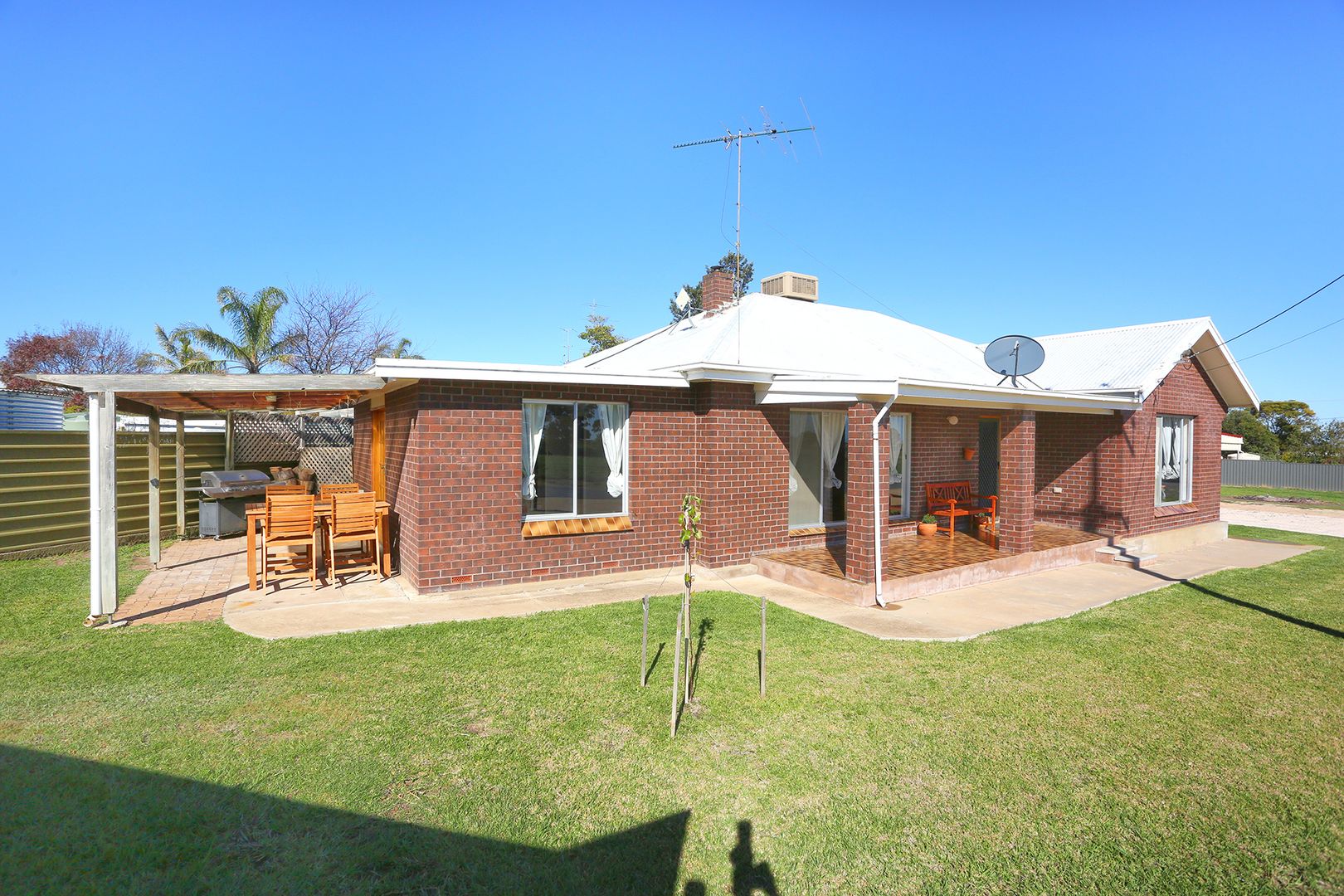 6-8 Seaview Road, Maitland SA 5573, Image 2