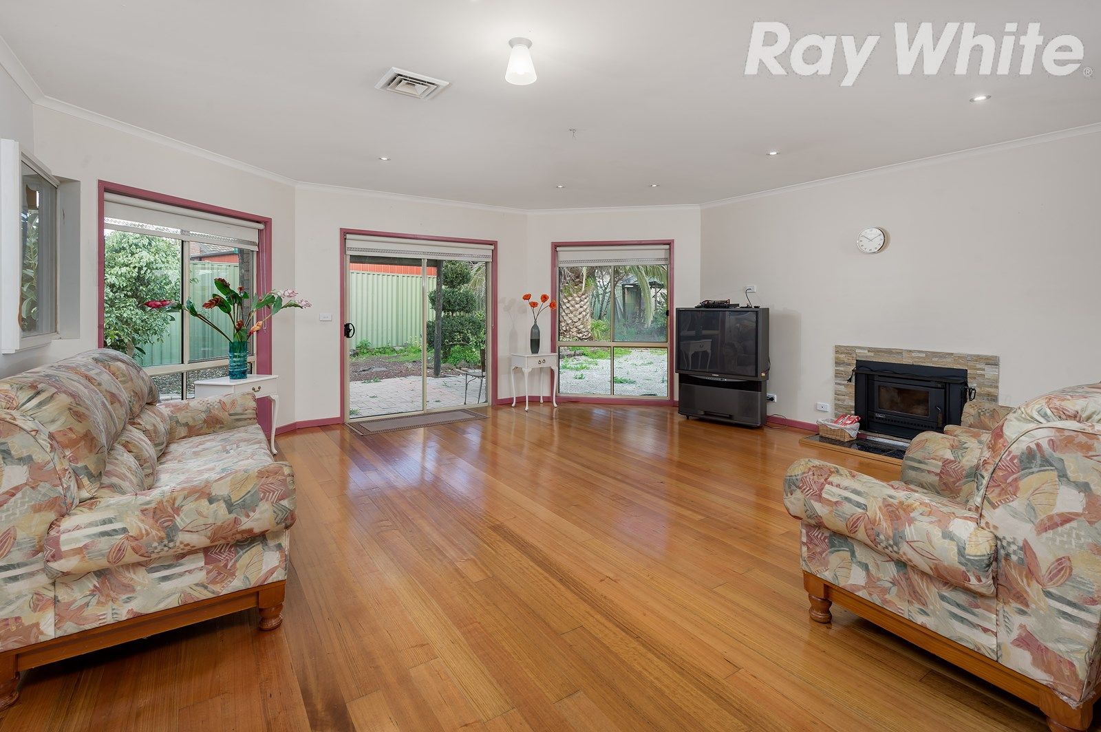 6 Henty Court, Mill Park VIC 3082, Image 1