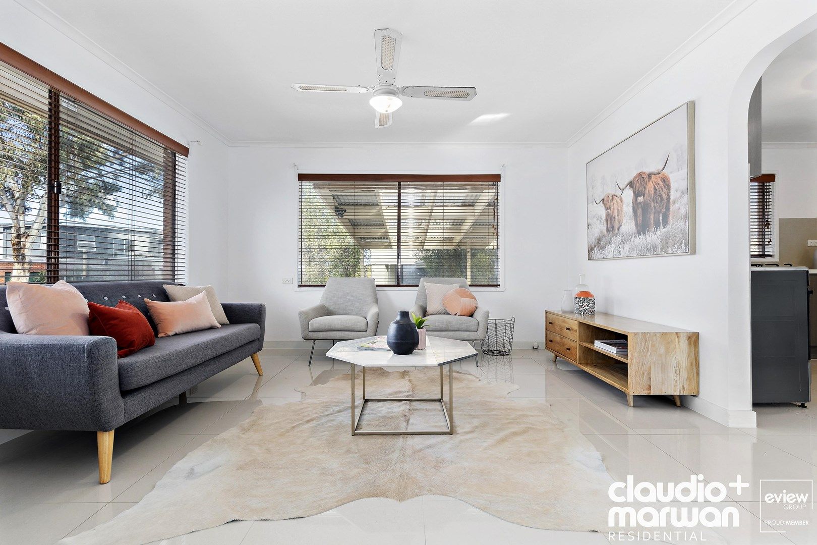 25 Grevillia Road, Oak Park VIC 3046, Image 2