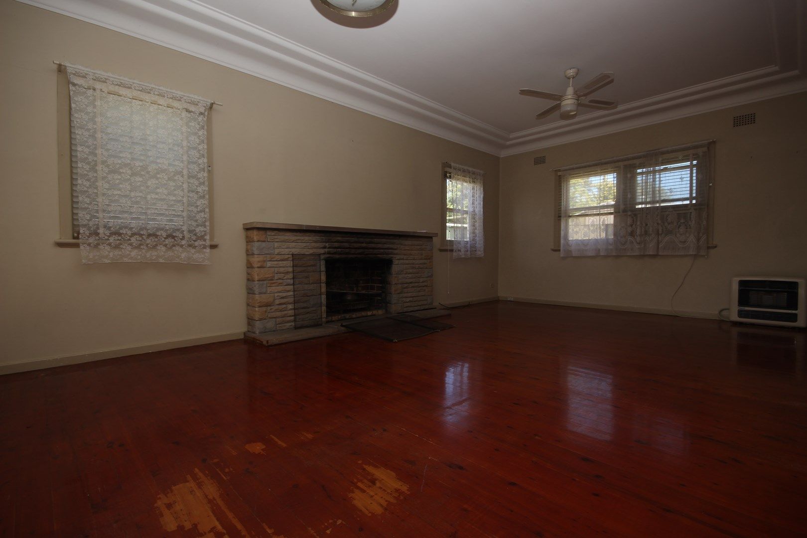 58 Hillsborough Rd, Charlestown NSW 2290, Image 2