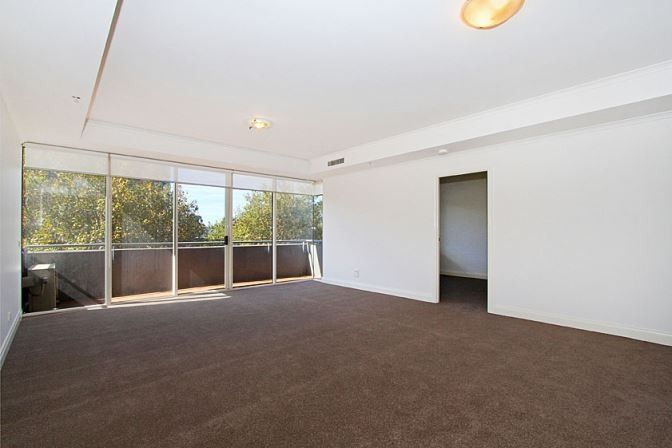 3 bedrooms Apartment / Unit / Flat in 32/632 St Kilda Road MELBOURNE VIC, 3004