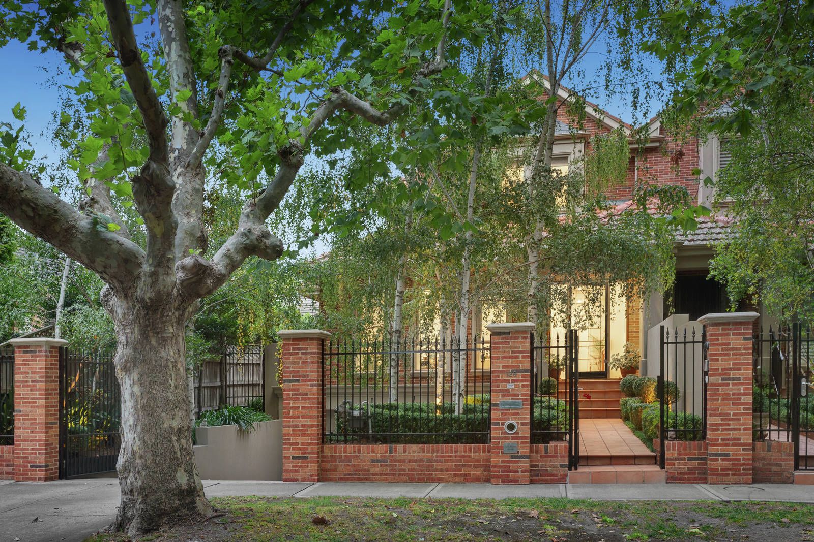 4 bedrooms House in 128 Finch Street MALVERN EAST VIC, 3145