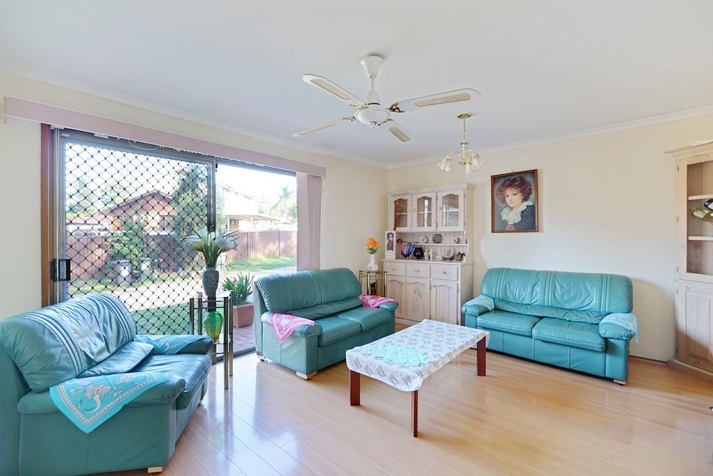 4/1 Astelia Street, Macquarie Fields NSW 2564, Image 1