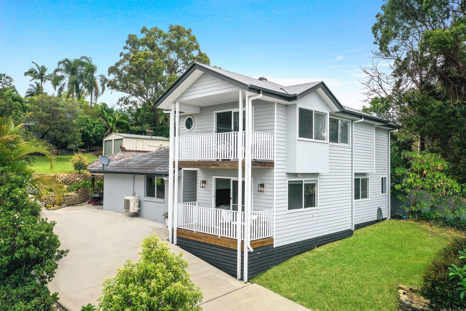 5 bedrooms House in 5 Willcox Court HIGHLAND PARK QLD, 4211