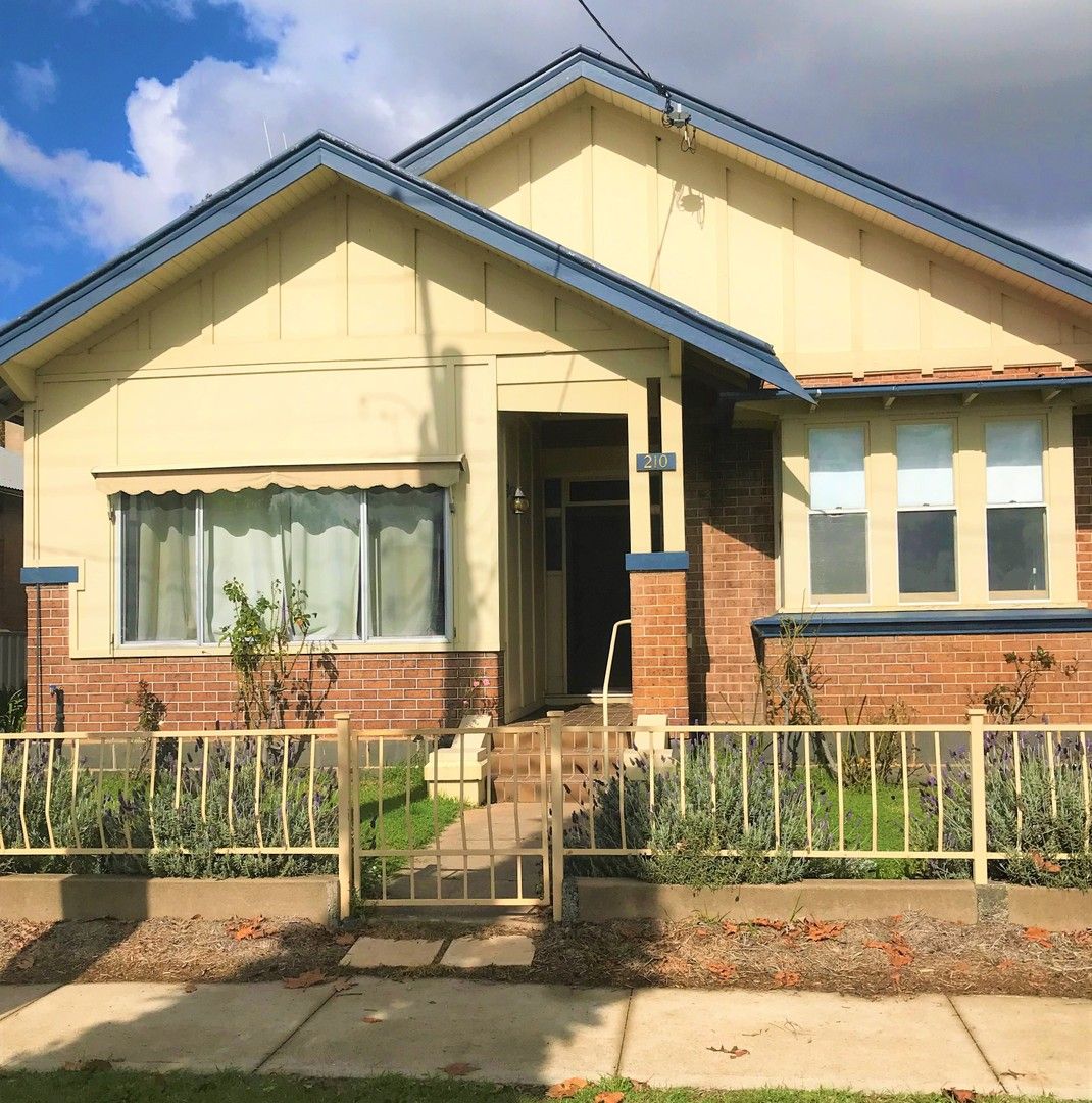 3 bedrooms House in 210 Byng Street ORANGE NSW, 2800