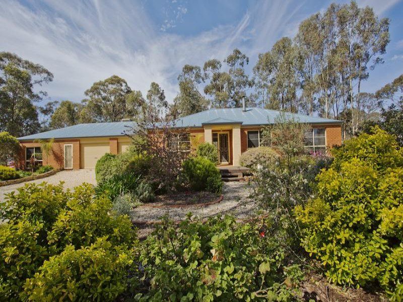 11 Kalinda Drive, Junortoun VIC 3551